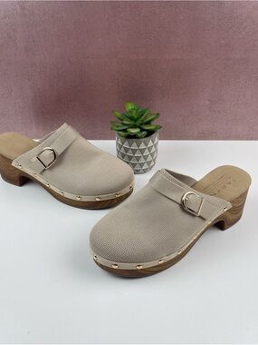 Taryn Rose Tan Knit Gold Buckle Clog Mule Heels Shoes Women Size 8.5 Designer